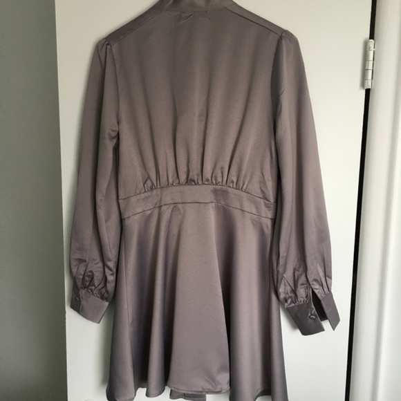 Misguided button down pussy bow satin dress - Picture 3 of 13